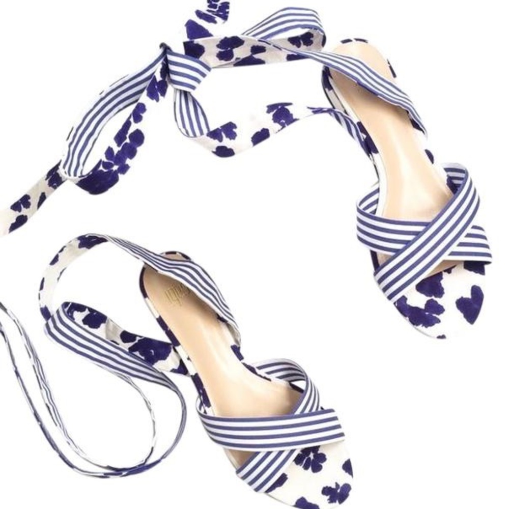 Cabi Tied Up blue and white floral stripe ribbon tie sandals w/ small heel sz 9
